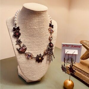 BETSEY JOHNSON BLACK AND SILVER NECKLACE AND EARRINGS NWT GOTH HALLOWEEN THEME